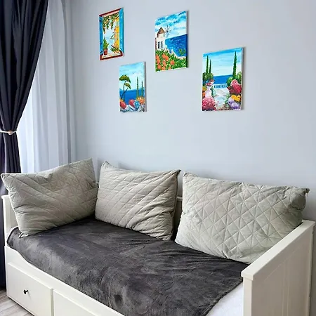 La Luna - Cozy Seaside In By Flat Mаnager